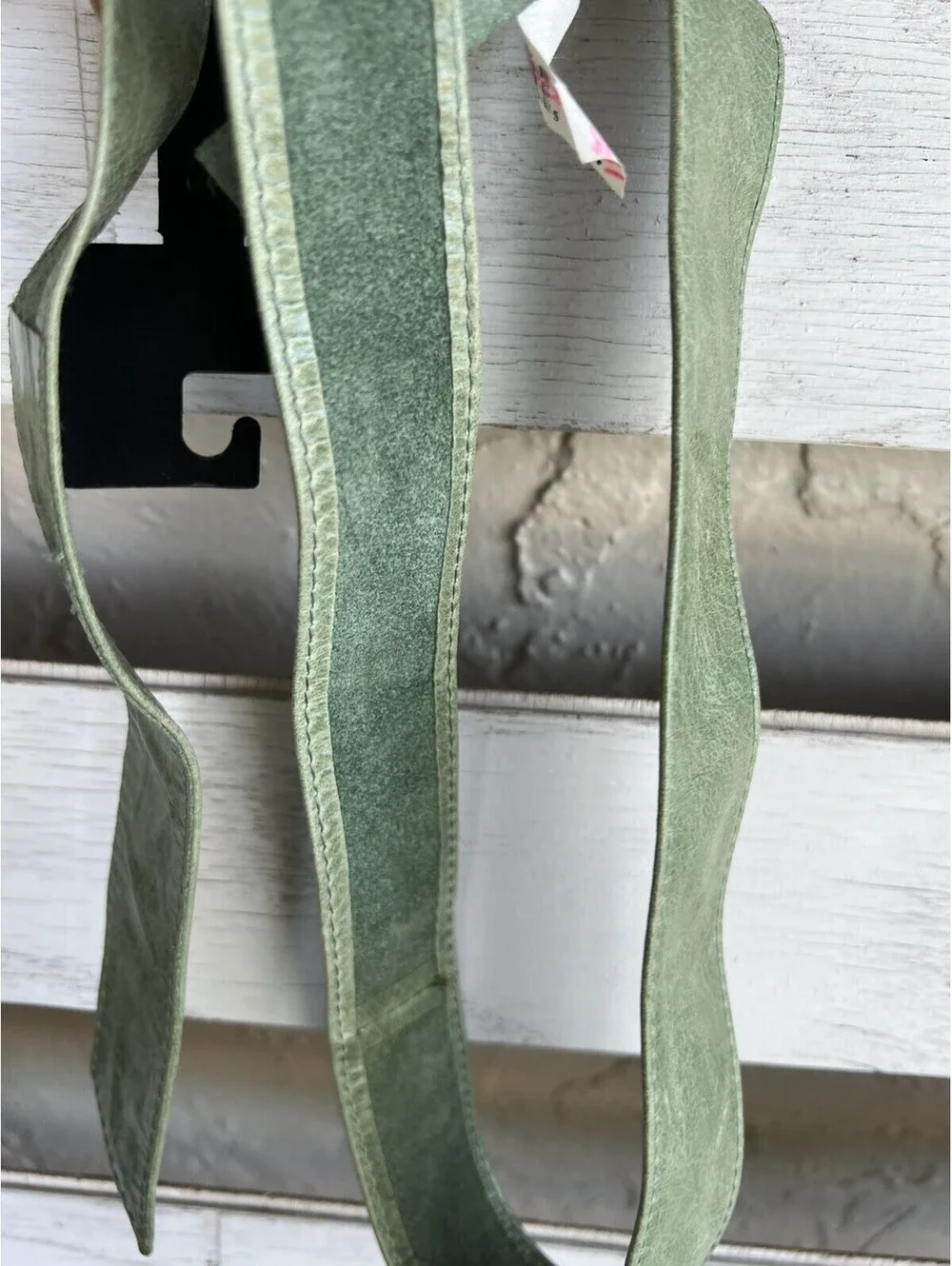 Ellen Tracy Green Italian Leather Bamboo Belt S/M 37”X1.5”